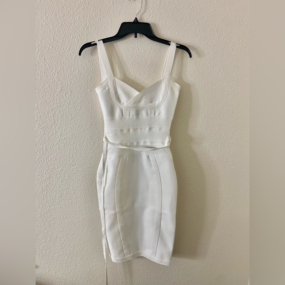 WHITE BANDAGE DRESS SIZE XS - Picture 2 of 5